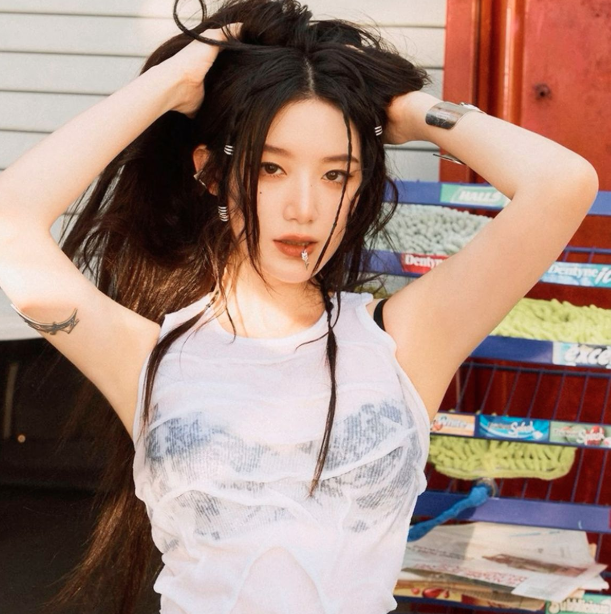 AboutMusicYT's tweet photo. Shuhua of (G)I-DLE in a message to Alice Ko:

"I've watched all your dramas, so I hope to act with you. I can be your sister or your girlfriend is fine too" https://t.co/uilZv3a8NC