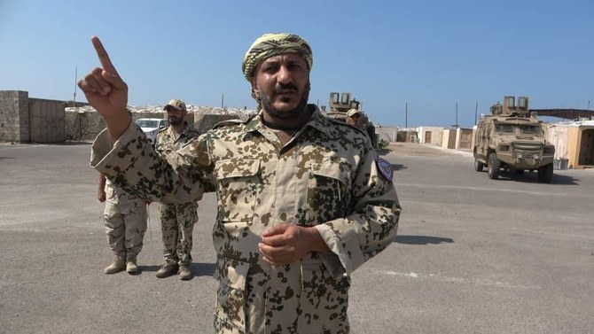 rymanry1's tweet photo. طارق صالح:( حيث جمعت الاف الناس بين مقاتل للحوثي او نازح منه، تساند وتنتظر الاحتفال باستعادة الحديدة وتحرير صنعاء. من "المخا" الى "الخوخة" تنطلق أيام ديسمبر، احتفالا بذكرى الثورة واجلال الشهادة والشهداء.) #ثوره_2ديسمبر_مستمره #مستمرون_والعهد_صنعاء https://t.co/JN15AG0QDU