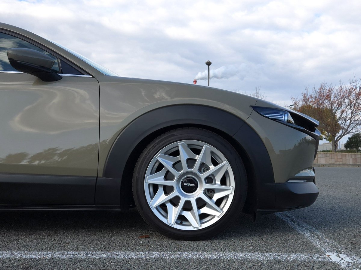 ?New Wheels? Rotiform CVT 19inch はい。またロティです 