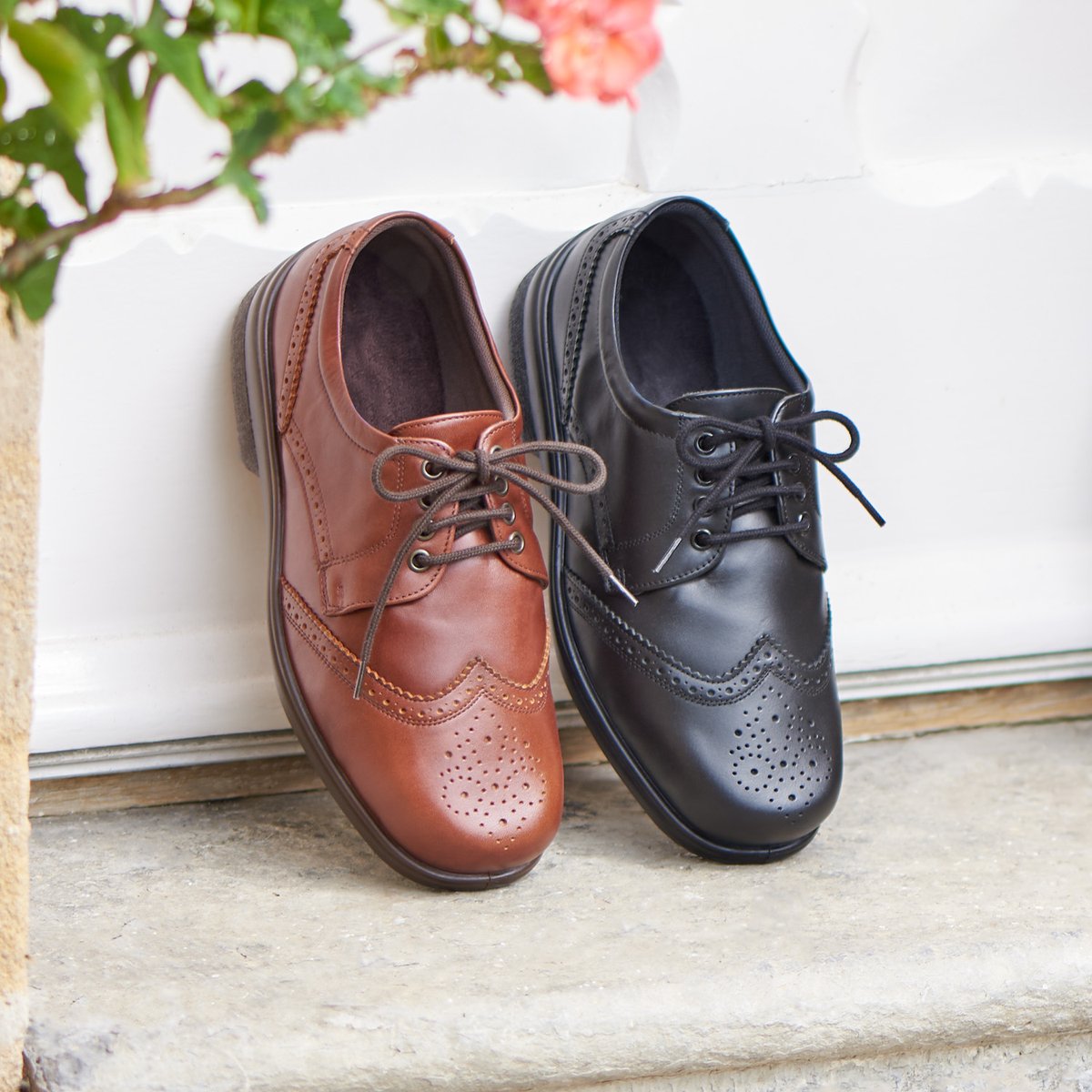 It's time to step out in style with our range of party shoes - perfect for all your festive celebrations! ✨️ Our fabulous collection of extra wide party shoes are the perfect finishing touch for any special occasion. 
Dance the night away in comfort: l8r.it/x4EK