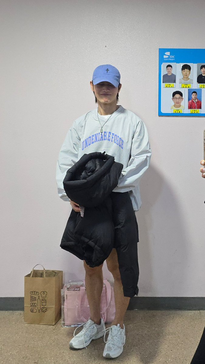 사람이 어케  ›  ̫ ‹ 
12월 시작 부터 해삐 강쥐셔 ..🐶