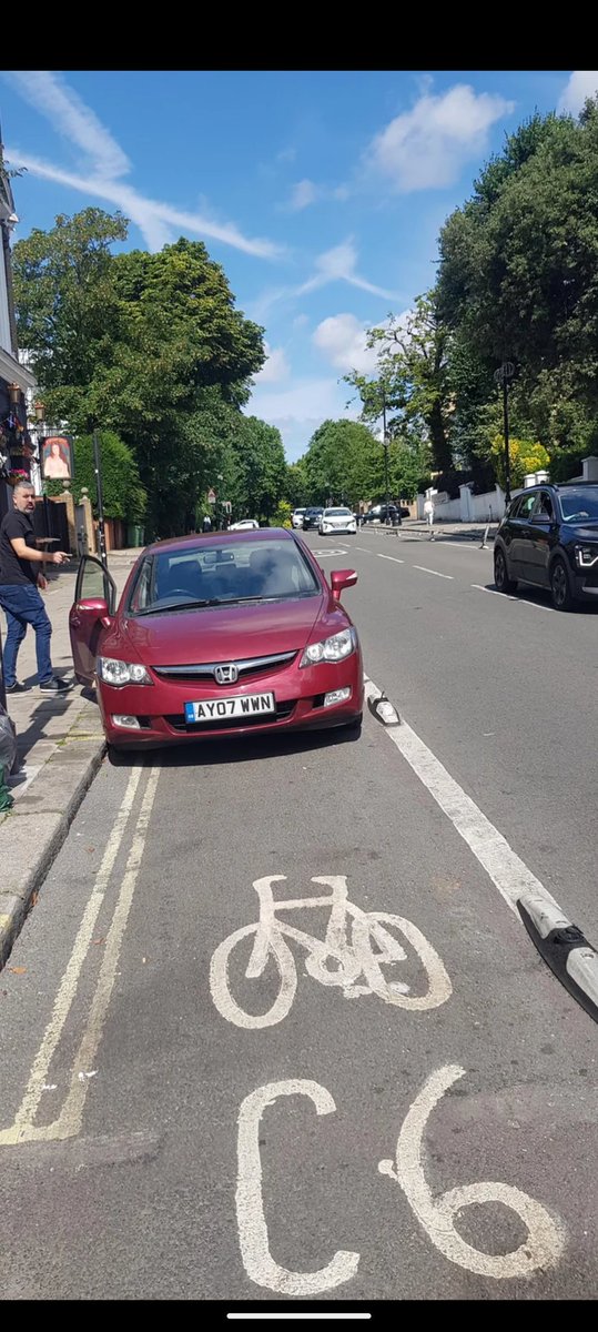 Walking Marky tweet media