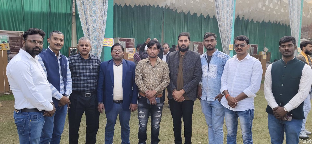 मौर्य बंधुत्व क्लब प्रतापगढ़ द्वारा आयोजित सामूहिक विवाह समारोह में उपस्थित हुआ ।
🙏🙏