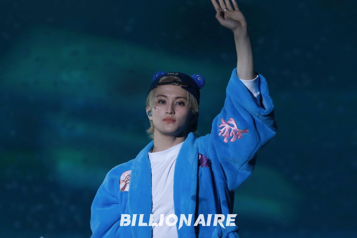 billionaire tweet media