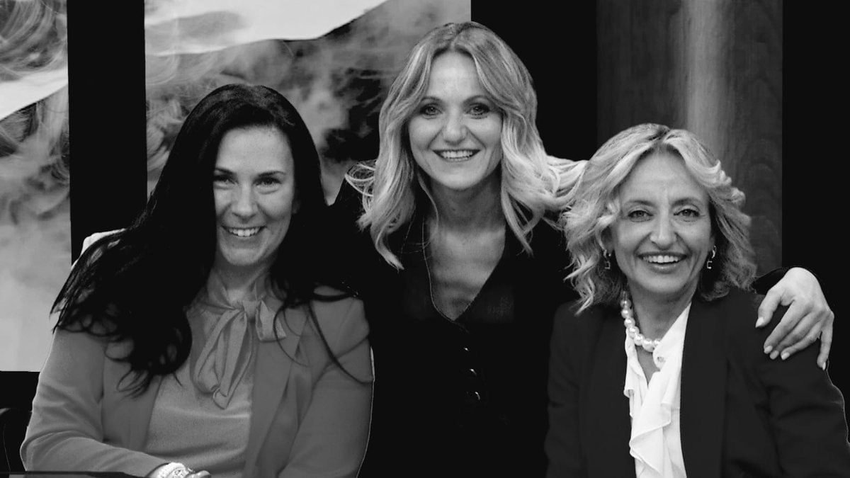 tiramagda's tweet photo. A #CCC si parla di donne e perdita di lavoro, ospite l’ass. regionale #TizianaMagnacca L’appuntamento è per giovedì #5dicembre, alle 22.45, sul canale 10 e per chi non risiede in #Abruzzo e #Molise, in streaming sul sito https://t.co/mp0SMTjEOb 
#lavoro @Regione_Abruzzo https://t.co/efrVnu8yxY