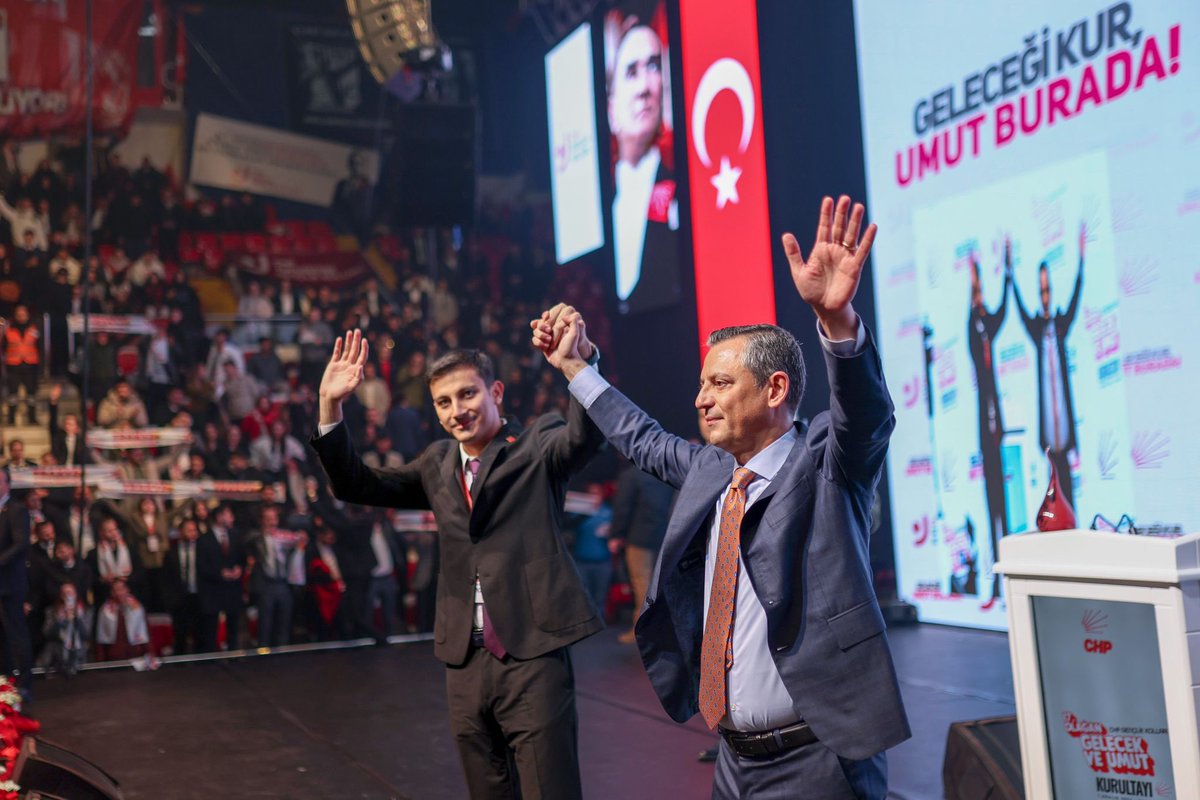 Genel Başkanımız Özgür Özel, Gelecek ve Umut temalı 17. Olağan Gençlik Kolları Kurultayımızda konuştu.