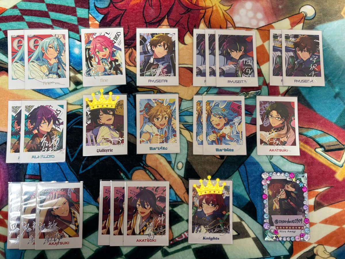 stardust0509's tweet photo. 【交換】あんスタ TRIP ぱしゃっつ

　譲)渉2.桃李.翠.忍3.千秋2.マヨイ2.みか.友也.創2.敬人.紅郎3.颯馬3.司

　求)一彩2.零1.凛月1.ジュン1

　♤郵送 or 池袋手渡し
　♤身内分含む
　♤👑はジュン優先
　♤郵送は2枚〜
　♠︎お気軽にお声掛けください◎ https://t.co/925VUwFQTH