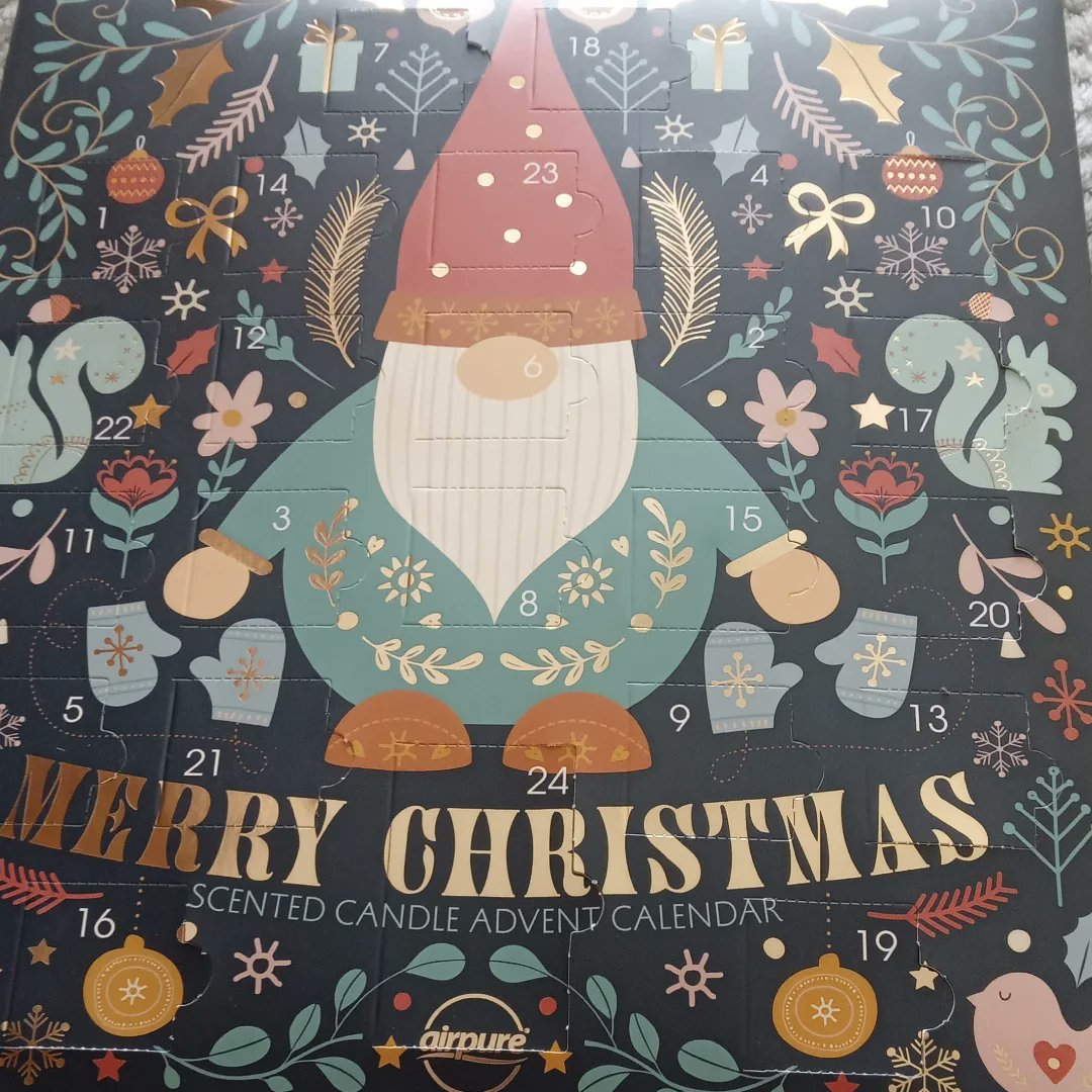 VegBackpacker80's tweet photo. So excited to get this @AirPureUK advent calendar, thanks to my OH searching for it 😘
As someone who can't have chocolate this makes me feel like I can now join in all then fun ☺️ https://t.co/3QF3CrppOA