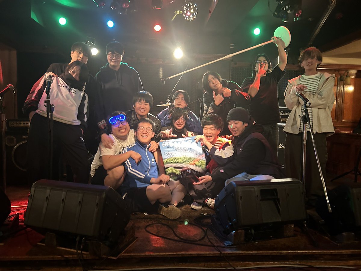 11/30日
青パン倶楽部ツアーセミファイナル
福山 live venue5￠

青パンはやっぱりやばいやつらだった!!
中森君呼んでくれてありがとう!!!
まじで出禁になりそうなぐらいの凄まじいライブ見せてもらいました...
また熱いライブやろう!!
来月のツアーファイナル成功を祈る!!!!
かっきーは禿げてない!!