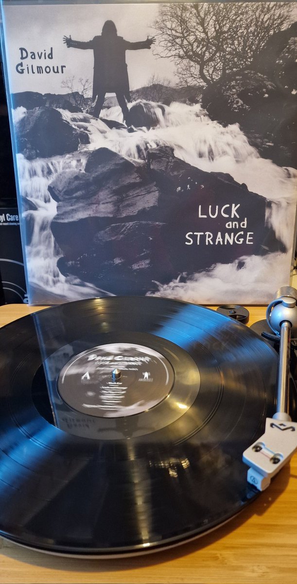 SuicidalAndroid's tweet image. #NowPlaying 
@davidgilmour 
#LuckAndStrange
