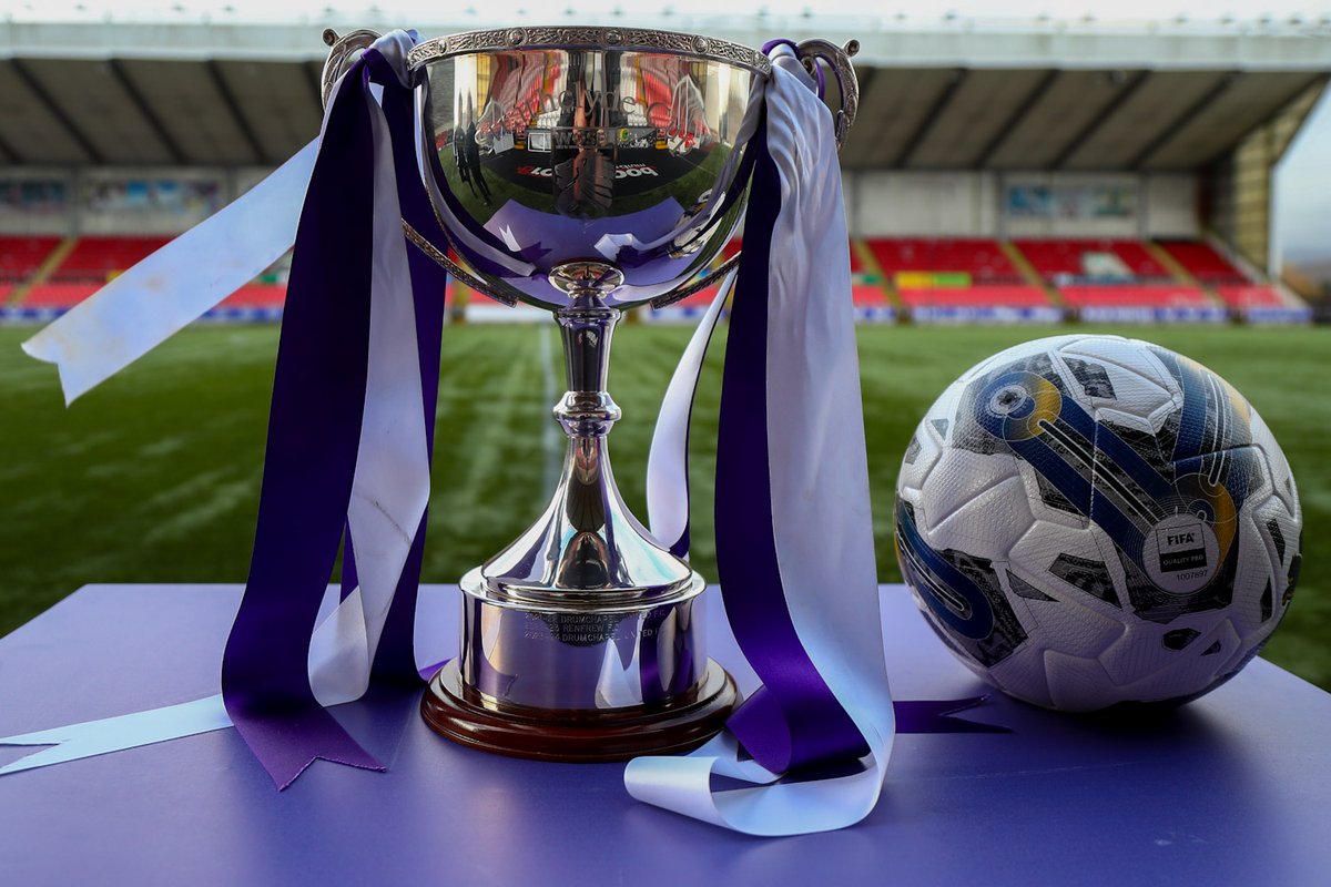 CollargeImages's tweet photo. The 1st Silverware of the season is on the line today as @StCadocsSeniors face @ForthW3749 in the Strathclyde Demolition Cup Final at Broadwood, 2pm ko.
Buildup and action throughout the day #CupFinal #SundaySoccer #ScottishFootball #Football #WoSFL #SCYC #FootballPhotographer https://t.co/eHnz7pZfno