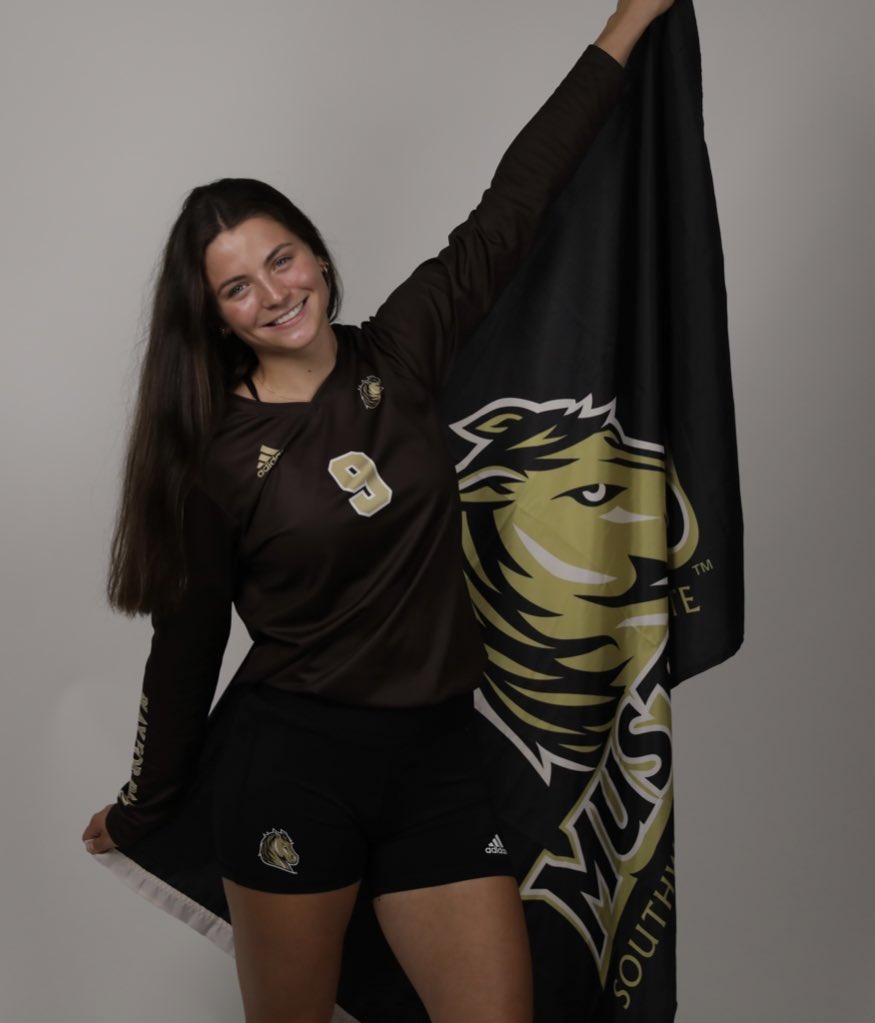 Happy 19th Birthday <a href="/steinmetz_paige/">Paige Steinmetz</a> 🤎💛we are so proud of you🤎💛#loveyoucoy 😘