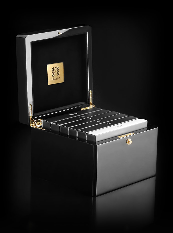 zChocolatTweets's tweet photo. IMPERIAL. The most CAPTIVATING GIFT we have ever created. NO alcohol, no pork gelatine. Hot temperature cooling packaging – no-melt guarantee. Express 1-3 days delivery worldwide. 2 days in Arabian Gulf Countries. https://t.co/nkVZ0Tu0BE