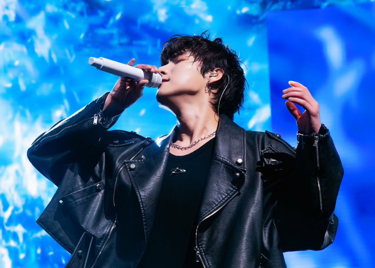 ledaha_'s tweet photo. 트라우마 용훈을 볼 때마다 숨이 멎을 것 같아..
#원위 #용훈 #ONEWE #YONGHOON https://t.co/zBXHjdQsmC