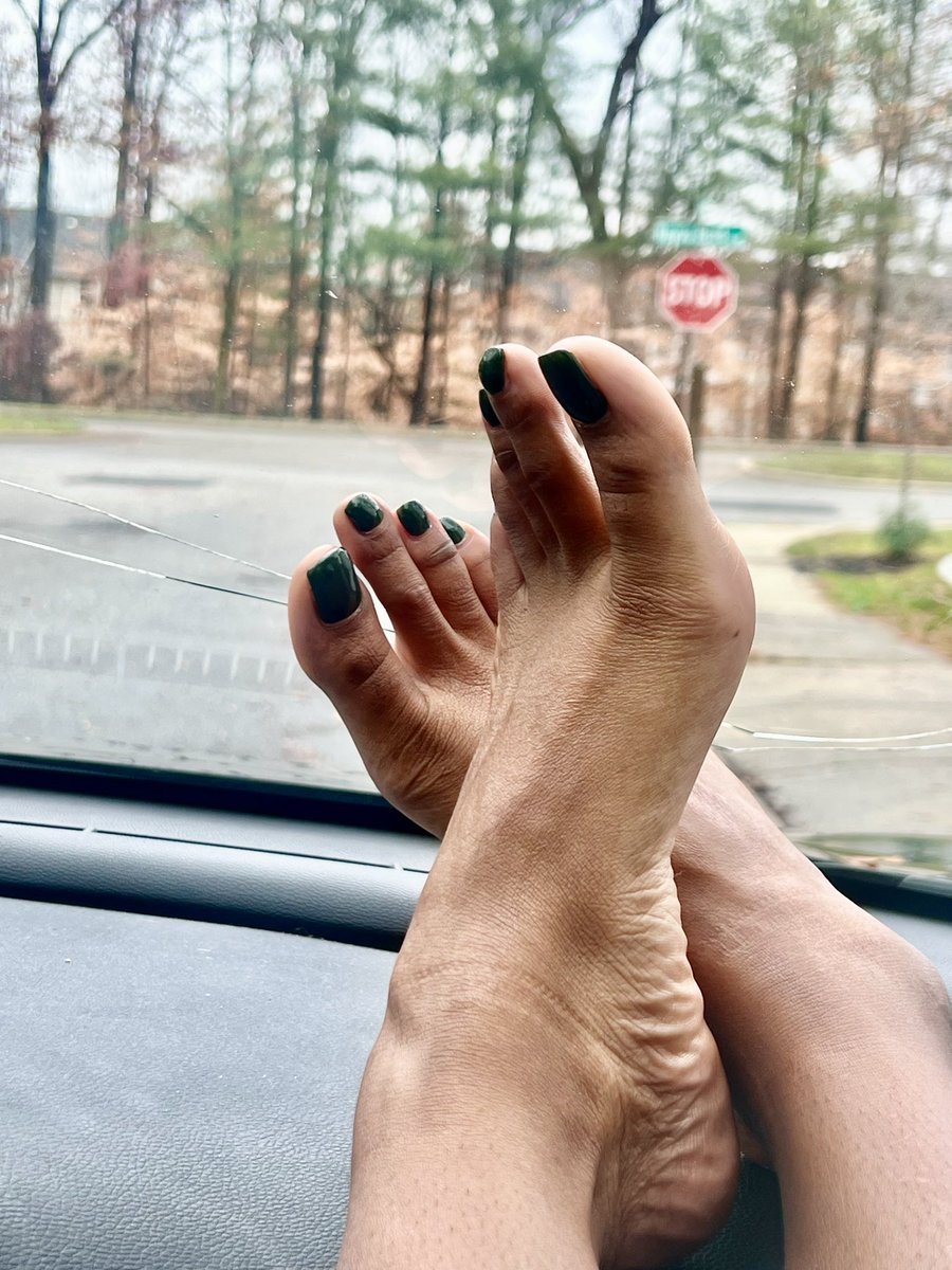 Cocolongtoes's tweet photo. Winter Green 😌 https://t.co/eNFJlbaFhP