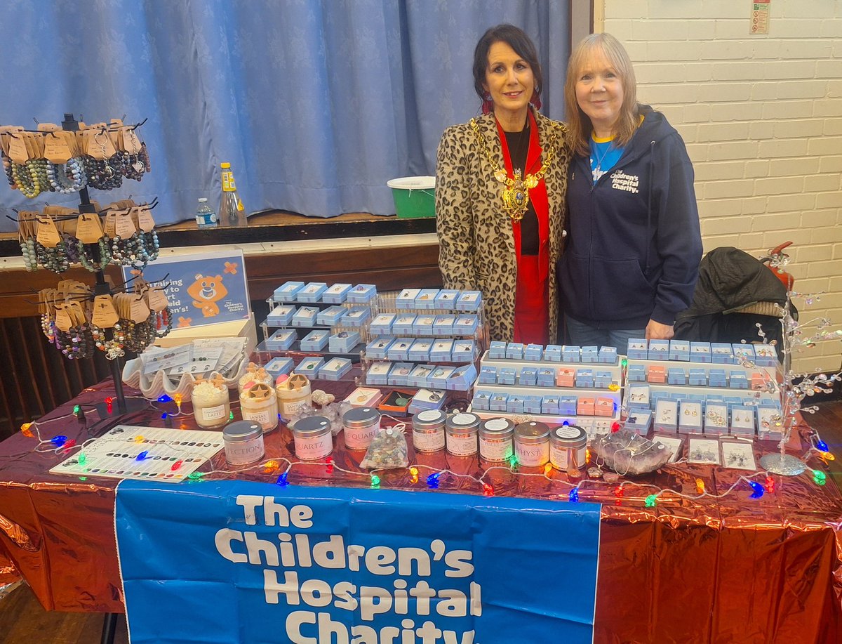 asmith_journo's tweet photo. Today is such a special event for so many people, and it's been another great example of how special it is that Lord Mayor @JaynePDunn attends community events like these. 4/4
#Christmas #Sheffield #SouthYorks #JNLWorkplacements #LordMayor https://t.co/n5vYqSAUfU