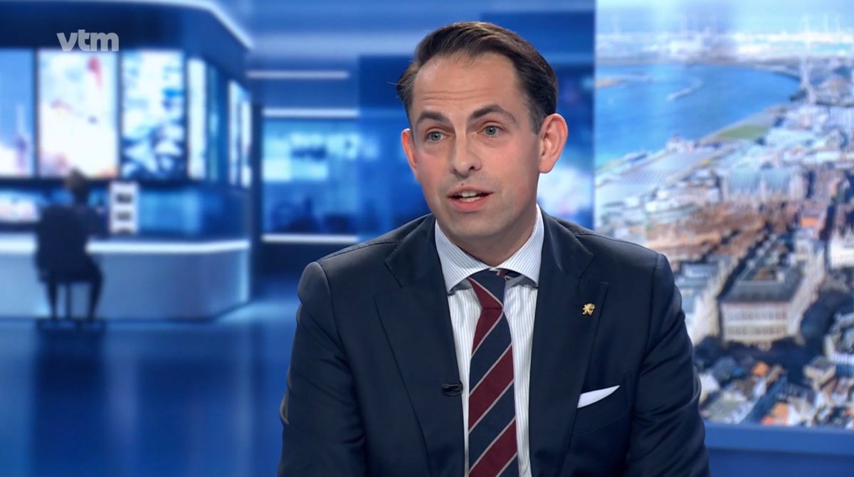 "In steden zoals Brussel en Antwerpen worden in sommige wijken de mensen, door decennialang links beleid, helemaal aan hun lot overgelaten. In onder andere Ninove zullen we met een rechts en Vlaams beleid onze mensen opnieuw op de eerste plaats zetten." <a href="/tomvangrieken/">Tom Van Grieken</a> #VTMNIEUWS