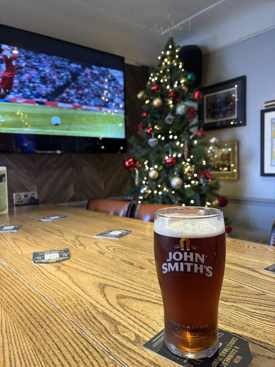 johnymassam's tweet photo. Pint before the game. Cmon the redmen https://t.co/hFQfVUDTWh