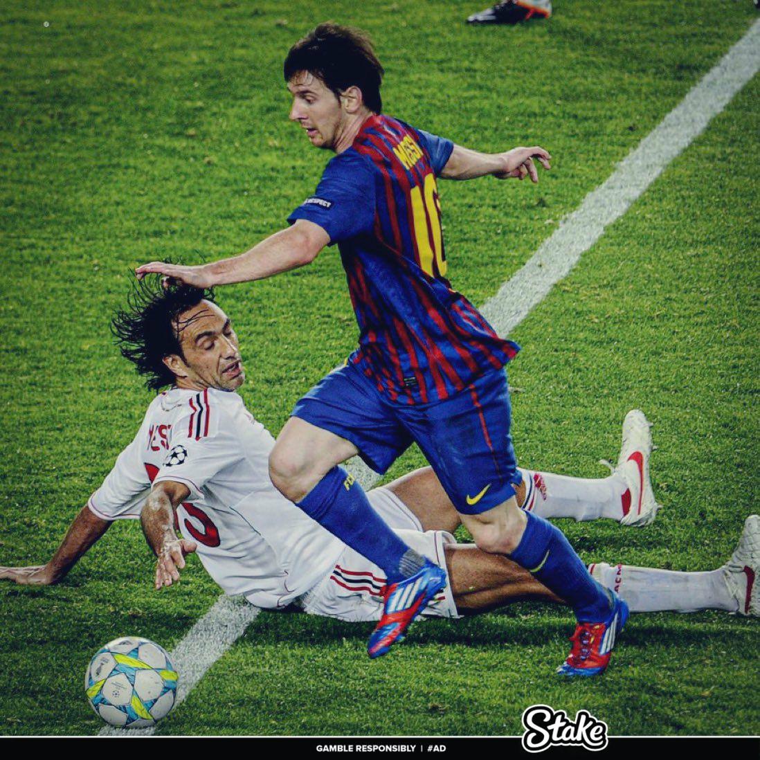 TotalLamine_'s tweet photo. Messi’s body feints are CRAZY..

A THREAD https://t.co/P53tsmV0cN