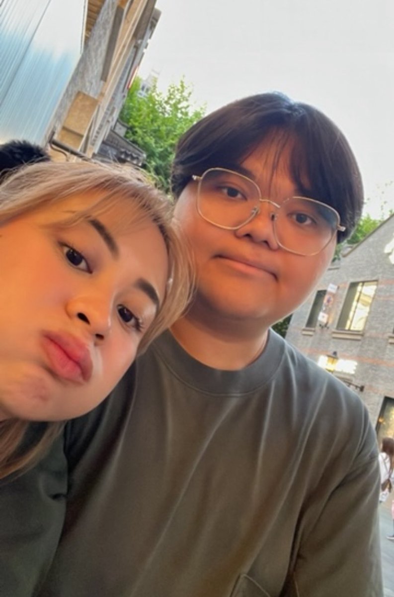 luna tasha tweet media