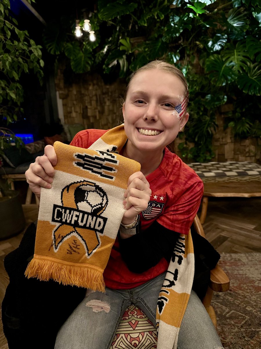Wembley was magical! Jess was spotted by new friends &amp; was introduced to mom &amp; dad Lavelle, who already knew about her. We got a sweet treat to celebrate getting her scarf signed by Alyssa Naeher. #cwfjess #cwfdreams #makingsoccerdreamscometrue #wembleystadium #USAENG #USWNT