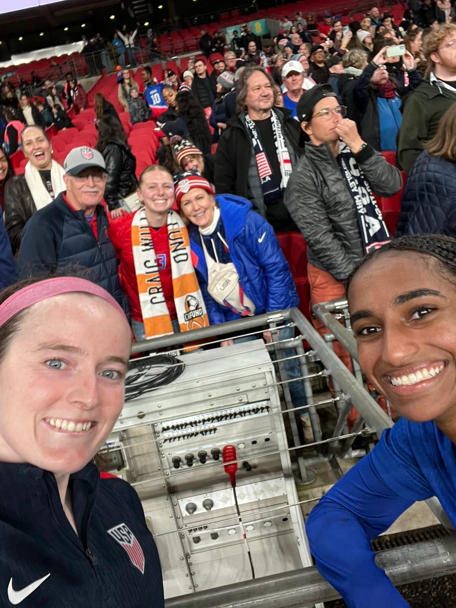 TheCWFund's tweet photo. Wembley was magical! Jess was spotted by new friends &amp; was introduced to mom &amp; dad Lavelle, who already knew about her. We got a sweet treat to celebrate getting her scarf signed by Alyssa Naeher. #cwfjess #cwfdreams #makingsoccerdreamscometrue #wembleystadium #USAENG #USWNT https://t.co/48zm6FKH6F