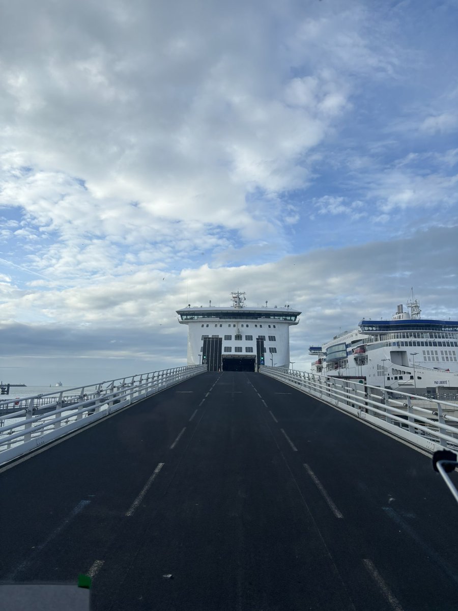 All aboard! Set to sail at 14h20 (French time) 🇫🇷