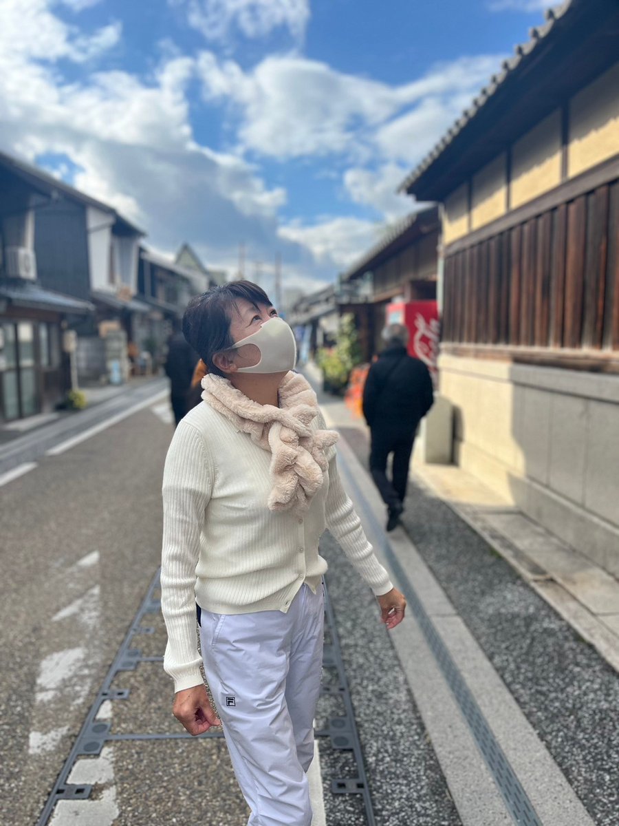 だいぶ目があくようになりました。

#はたともこ