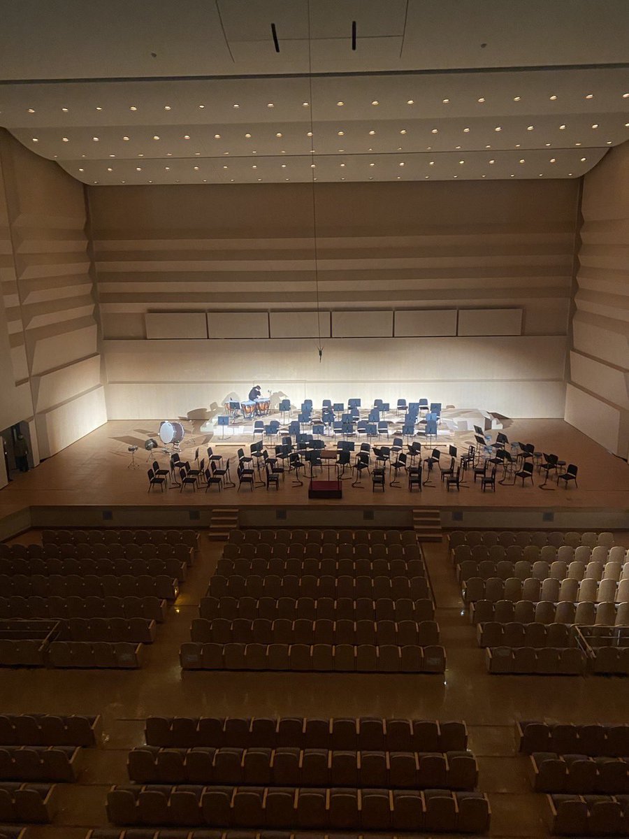 shigadaiorche's tweet photo. こんばんは！滋賀大学オーケストラです！
今日は定期演奏会にお越しいただきありがとうございました🙇🏻‍♂️
今後とも滋賀大学オーケストラをよろしくお願いします✨
 #滋賀大学オーケストラ https://t.co/d2vYt0s24f