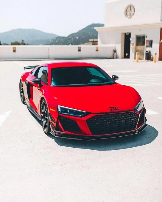 XCarClub's tweet photo. 📸Audi R8 https://t.co/YKKpXJ0loV