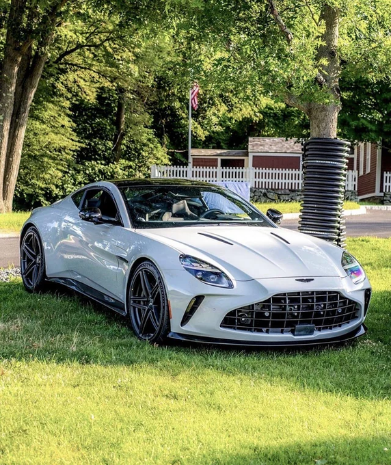 XCarClub's tweet photo. 📸Aston Martin Vantage https://t.co/pTn3OhYzwG