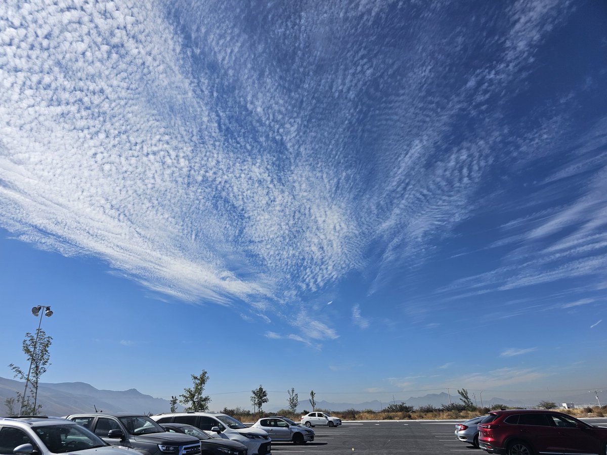 carlos_arnaud's tweet image. Espectacular el Cielo de #Saltillo 
#DomingoFamiliar