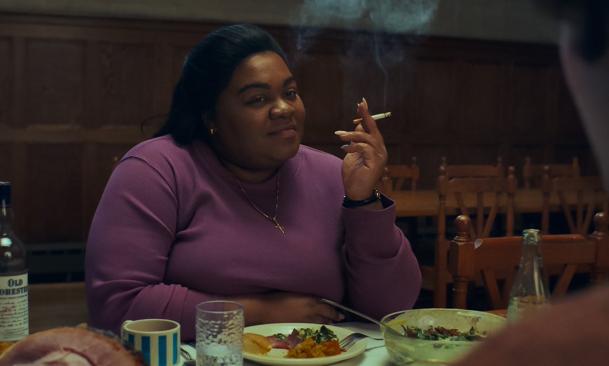 FocusFeatures's tweet image. Just felt a chill in the air... it's Holdovers season.❄️