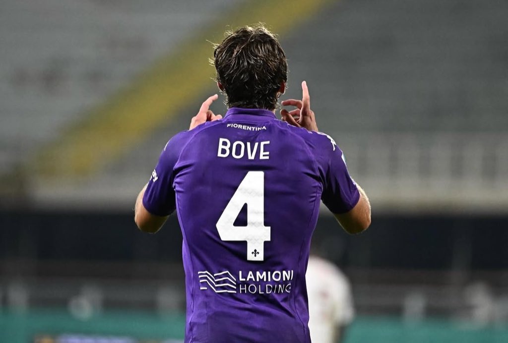 AmalaTV_'s tweet photo. Caressa e MatteoBarzaghi (SkySport) - Abbiamo verificato e a quanto ci risulta Bove ha ripreso conoscenza, è vigile e respira autonomamente.

Forza Edoardo! 💪🏻 https://t.co/Nqyjw1Nsxn