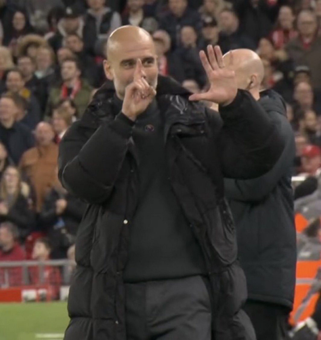centregoals's tweet photo. 🚨🚨| After the game, Pep Guardiola put up six fingers to the Liverpool fans. He did it during the game aswell. 🏆6️⃣

[@BBCSport] https://t.co/PRV5dQvGYg