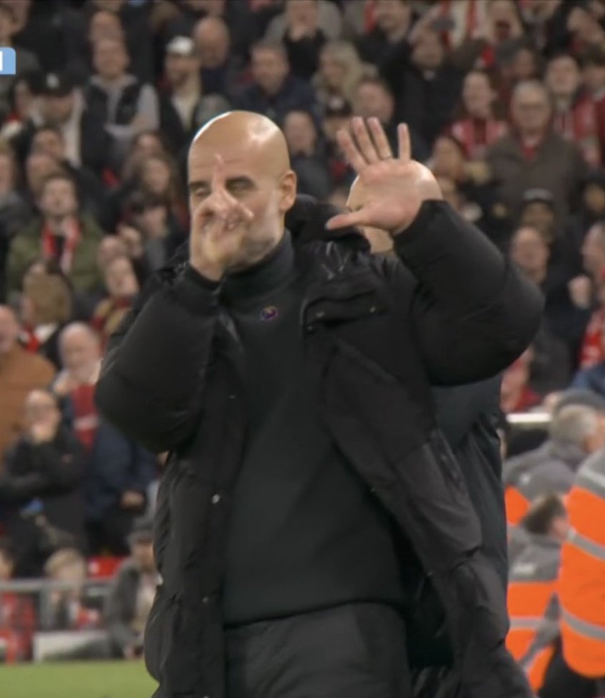 centregoals's tweet photo. 🚨🚨| After the game, Pep Guardiola put up six fingers to the Liverpool fans. He did it during the game aswell. 🏆6️⃣

[@BBCSport] https://t.co/PRV5dQvGYg