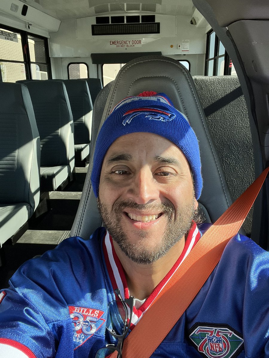 PTobjy's tweet image. It’s game day!! Let’s go, Buffalo!!! 🏈