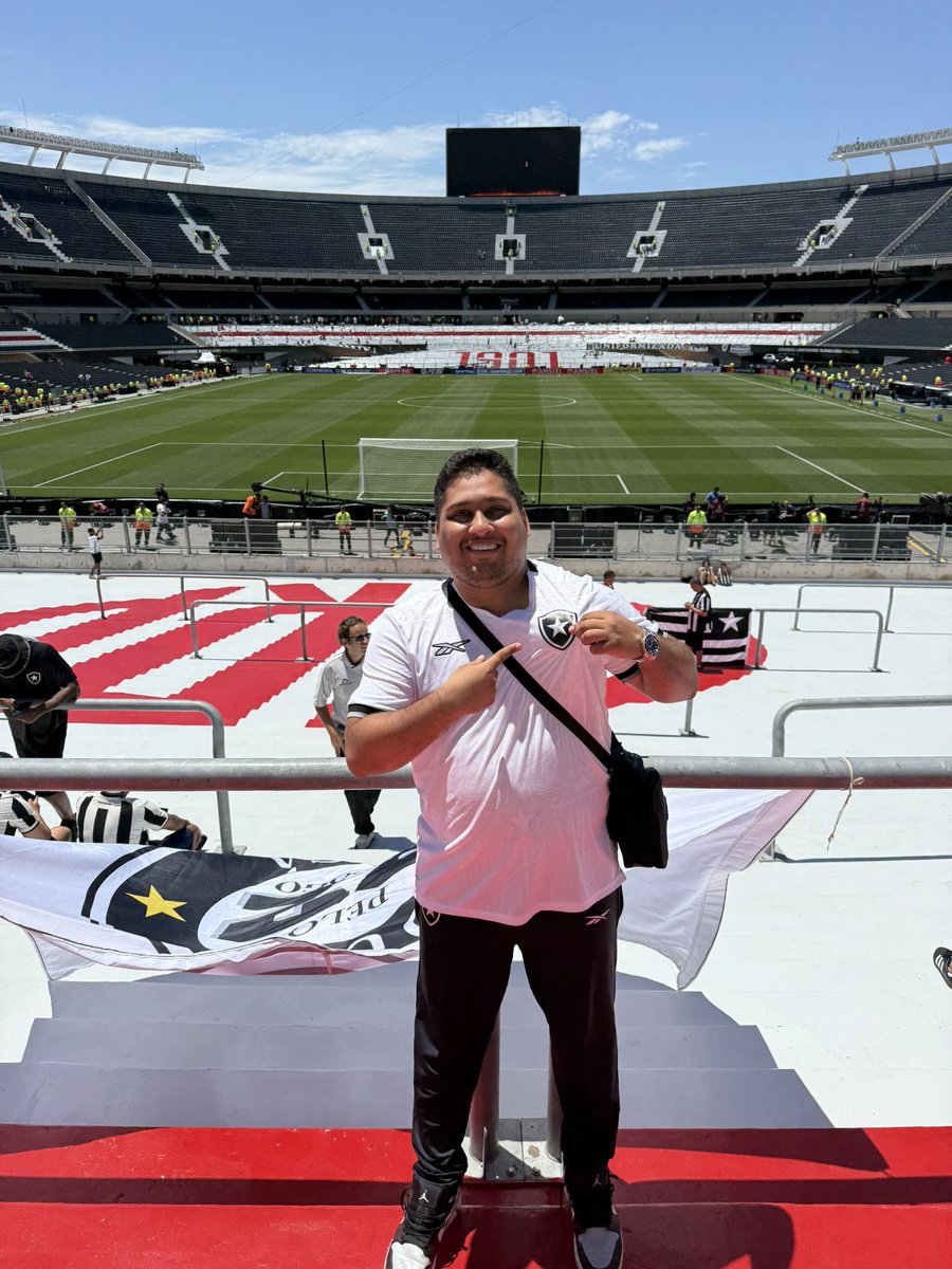 JonathanMoulin4's tweet photo. Eu te amo Botafogo 🖤🤍🇦🇷 https://t.co/2qtBk4Nj5B