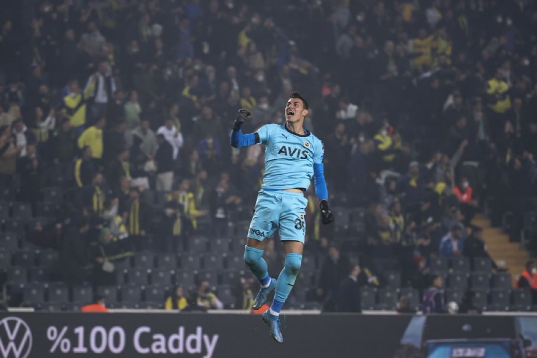 BERKE ÖZER ONURLANDIRMA TWEETİDİR