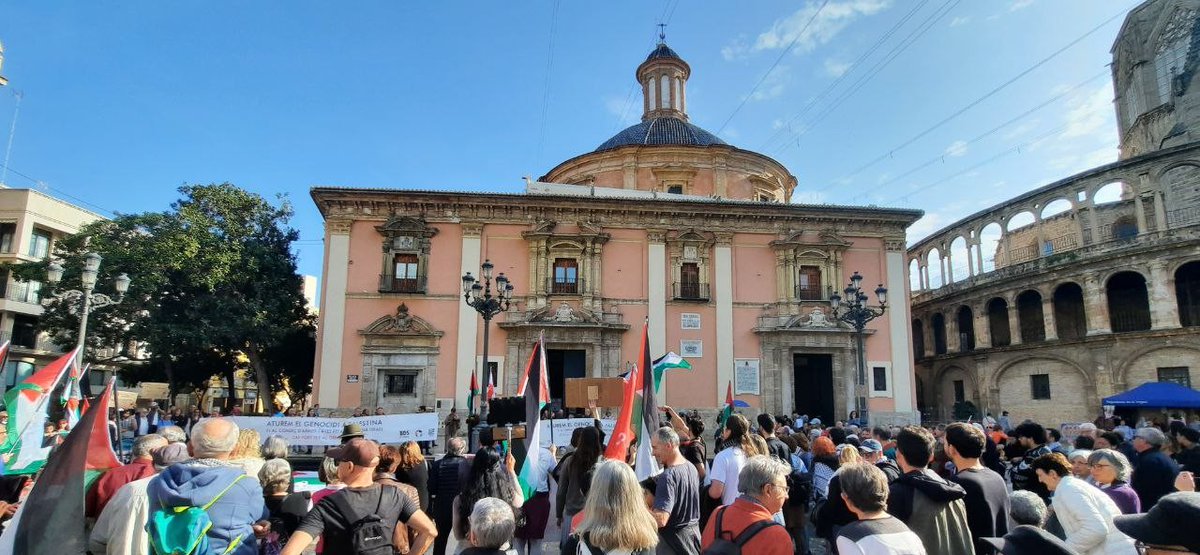BDSPaisValencia's tweet photo. 🇵🇸 📢 Moltes gràcies a totes les persones que ens acompanyat en una nova protesta a València en solidaritat amb el poble palestí!

Una mobilització que és una de les 13 al País Valencià (i de les més de 50 a tot l'Estat) d'aquestos dies i la 11ª de l'últim any! ⬇️ https://t.co/caZ8twrBen