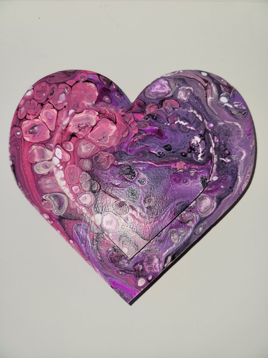 tentacletreasr's tweet photo. #art #fluidart #canvasart #pouringpaint #heartart https://t.co/U7OaRyxVfe