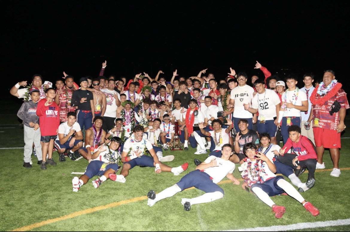 CoachJun4220's tweet photo. Order restored!! 2024 State Champs!! Come see about us. Got dogs all over the field #LOUGANG🪢💍 https://t.co/zI5VbC9837