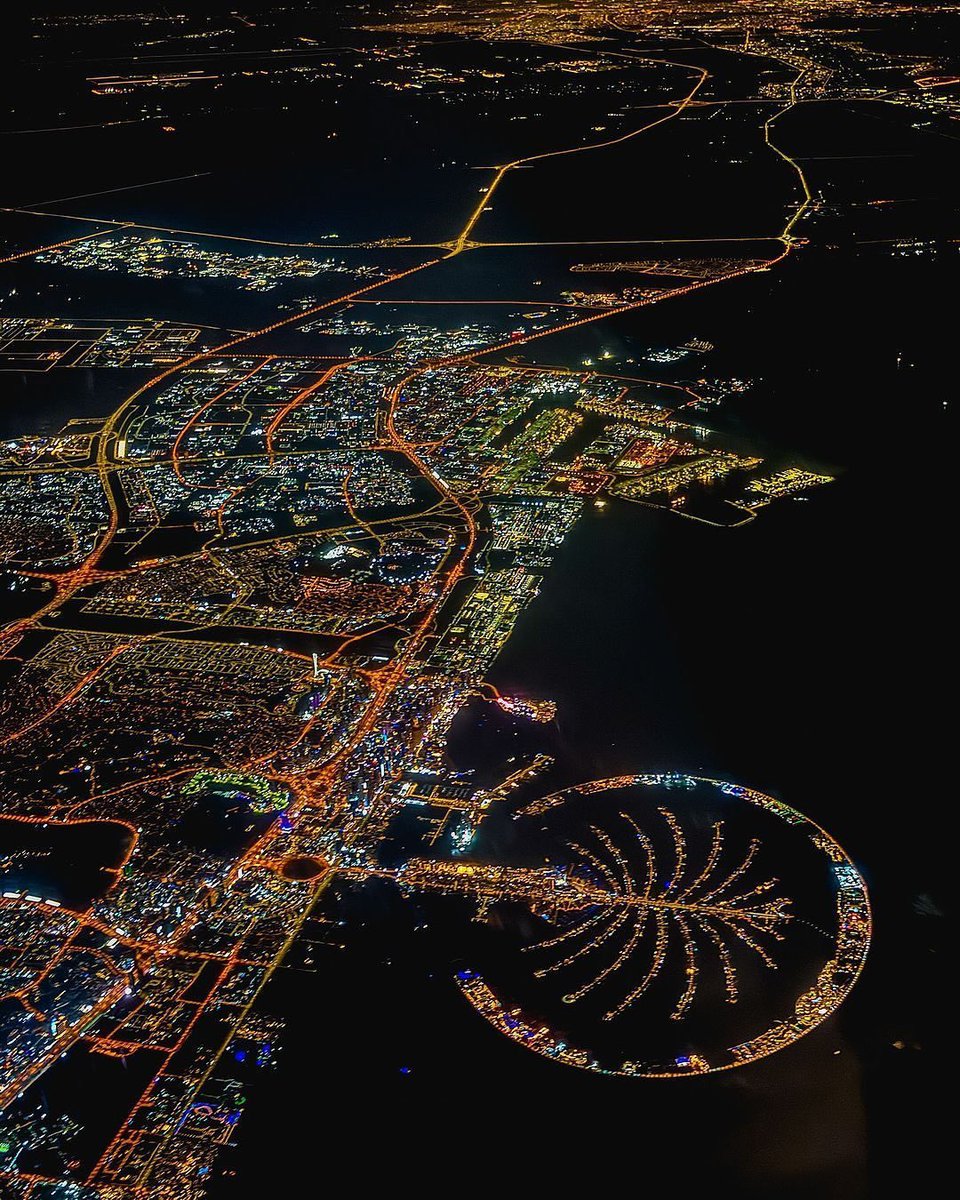 Tomorrow is my UAE’s 53rd birthday … it shines bright like a beautiful bride tonight ✨🇦🇪