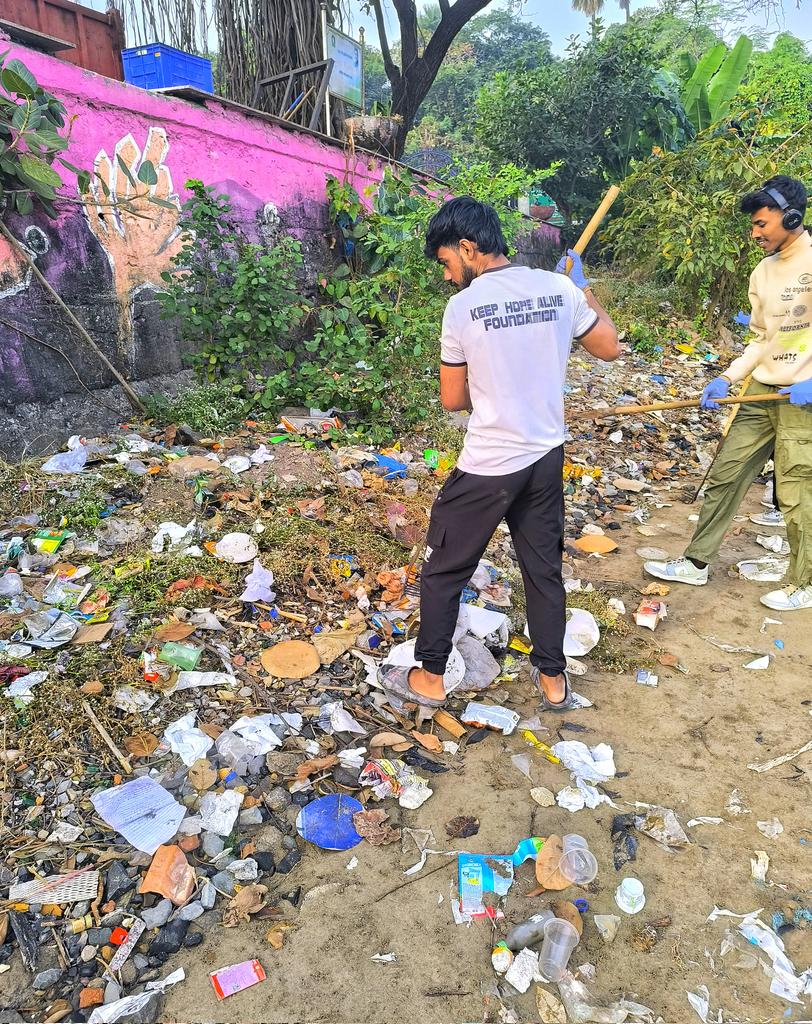KeepHopeAlive_0's tweet photo. #keephopealivefoundation
🌊 #Blueseacleaning Initiative  Week109#Mission 
📍 Location: Dana Pani Beach
🗓️ Date: [1st December 2024]
⏰ Time: [8.00 A.M]
Appreciation and Support:
🤝 Collaboration with @hidushfoundation
✨ Supported by @my_bmc
Appreciation @patkarnssunit https://t.co/frmqP01LeP