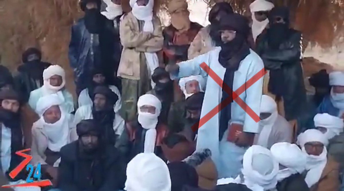 Nath_Yamb's tweet image. Ce n’est pas une bonne période pour @SimNasr. Après l’arrestation il y a 2 semaines de 6 de ses collègues auteurs des attaques de Bamako en septembre, voilà 8 autres terroristes qui ont été braisés à Tinzawaten aujourd’hui.

• Fahad Ag Almahmoud ⚰️
• Chogueib Ag Attaher ⚰️
•…