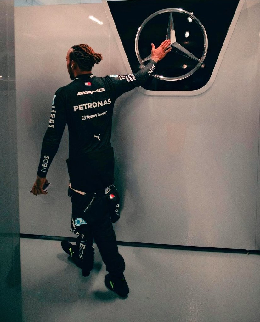 Christine Smirnios (@risdesmy) on Twitter photo Dear <a href="/LewisHamilton/">Lewis Hamilton</a>, The time to end this chapter has come... sending you much energy and positivity 🤍
And support, always!!! Dear <a href="/LewisHamilton/">Lewis Hamilton</a>, The time to end this chapter has come... sending you much energy and positivity 🤍
And support, always!!!