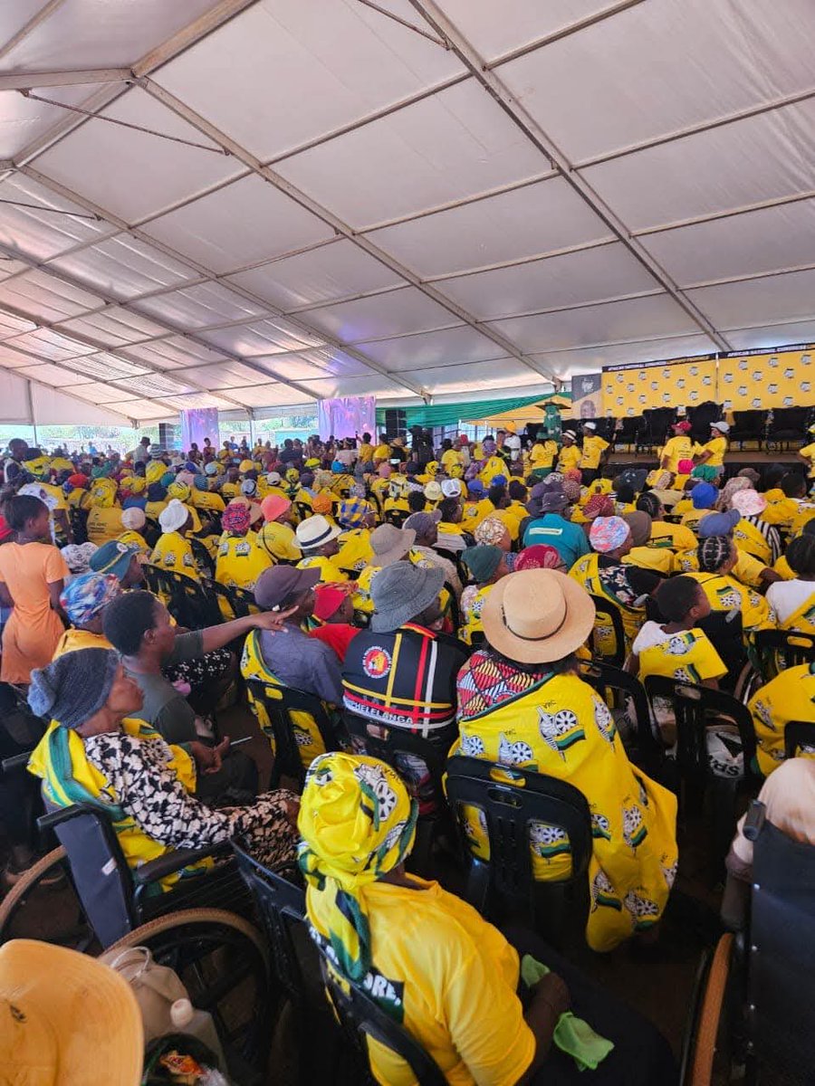 PhophiRamathuba's tweet image. Limpopo never disappoints, hence we dare not fail our people!!!🖤💚💛. Thabazimbi was on 🔥🔥🔥🔥 today 🖤💚💛🖤💚💛Victory is certain