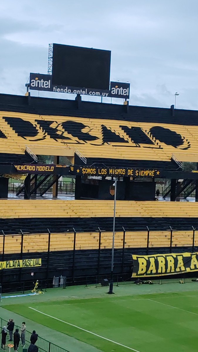 No llueve, lloran...
Hoy volvemos a escribir historia ⭐⚫