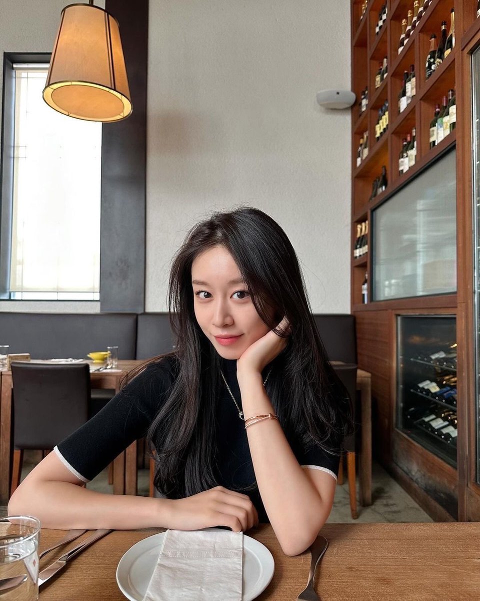 bfibble's tweet photo. ㅤ ️️
beautiful clothes, beautiful accessories, beautiful place and beautiful poses to enjoy the upcoming meal. yumm! 🥞
ㅤ ️️ https://t.co/4kEfGpy53N