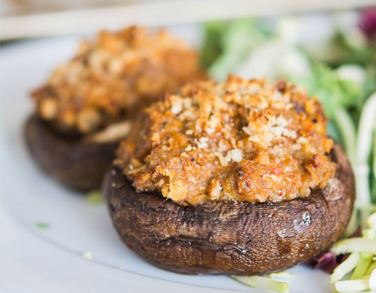 When the weather outside is frightful, our December #RecipeoftheMonth is delightful! ❄️😋 Gluten-free and #lowcarb, you can make Portabella Premio in 30 minutes or less. Grab our #recipe: bit.ly/3YVCusO